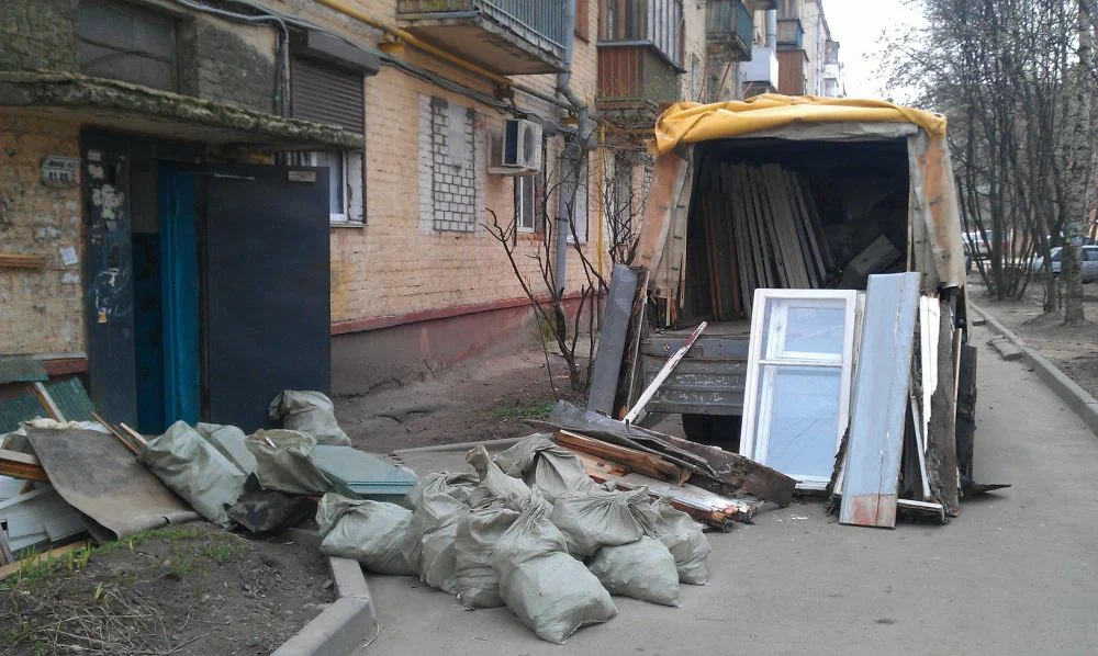Вывоз мусора после ремонта в Алейске от ПроМусор — цены от 4640 руб., быстро и недорого