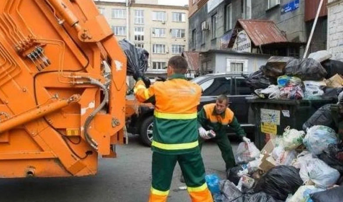 Срочный вывоз мусора в Алейске от ПроМусор — заказ день в день от 2939 руб., грузчики, цена