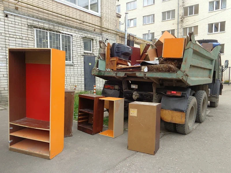 Вывоз шкафа в Алейске от ПроМусор — недорого, демонтаж, утилизация, вывоз из квартиры от 876 руб