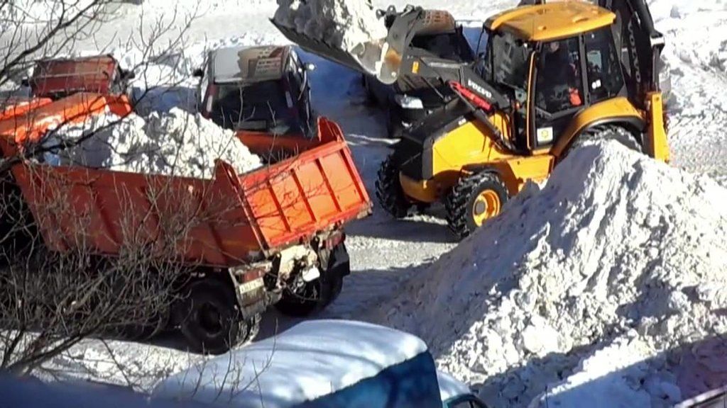 Вывоз снега с погрузкой в Алейске для организаций и частных лиц в октябре